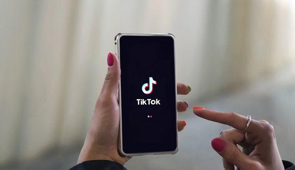 ganhar dinheiro no TikTok requer dedicação, criatividade e consistência
