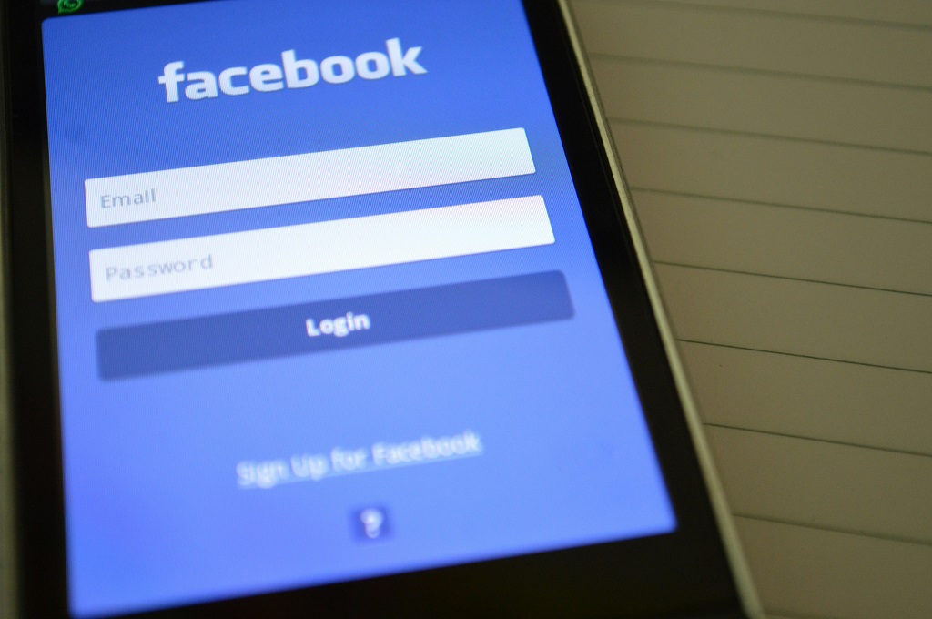 4. Venda de Produtos Digitais: Como ganhar dinheiro com Facebook