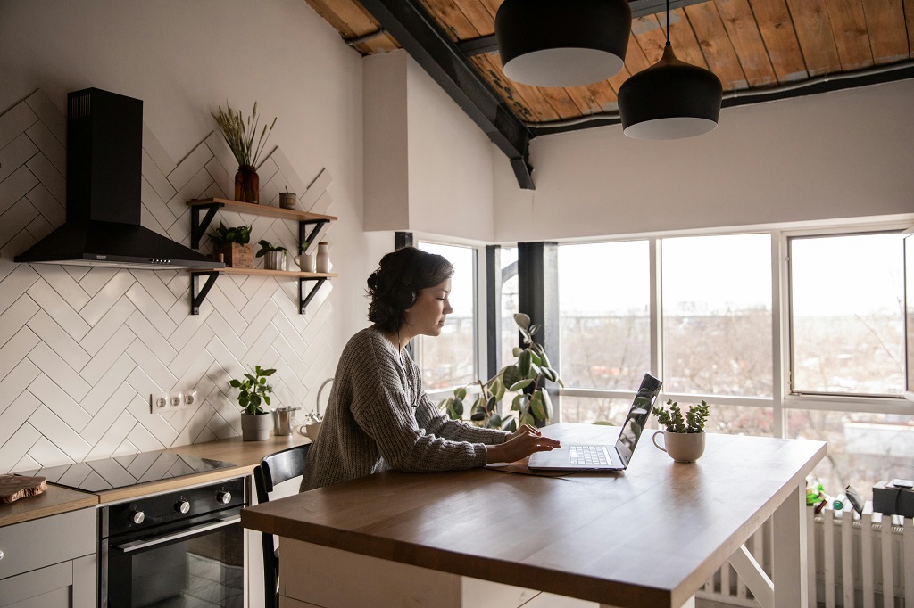 explore-as-principais-areas-de-trabalho-online
